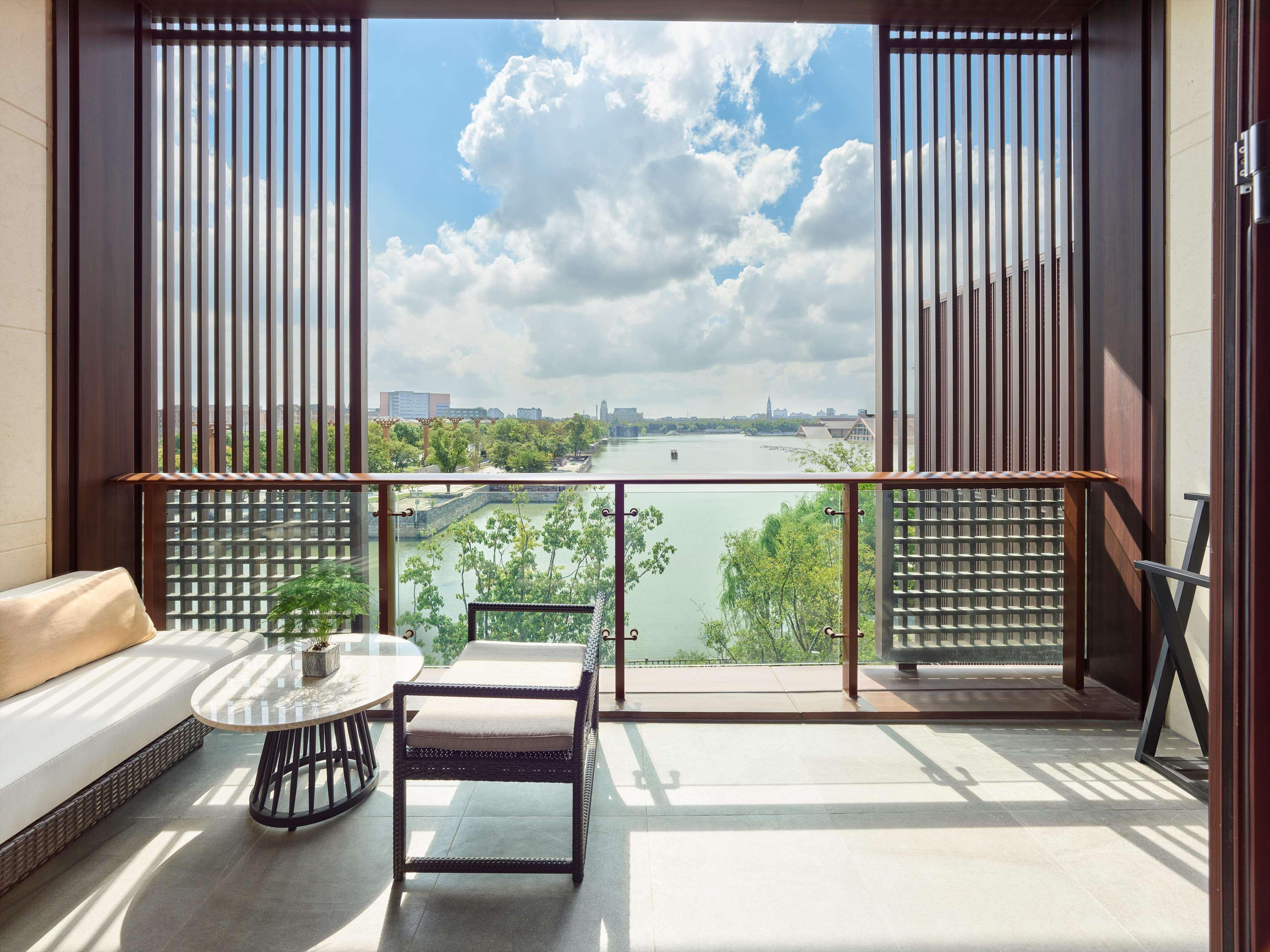 Hilton Shanghai Songjiang Guangfulin ภายนอก รูปภาพ