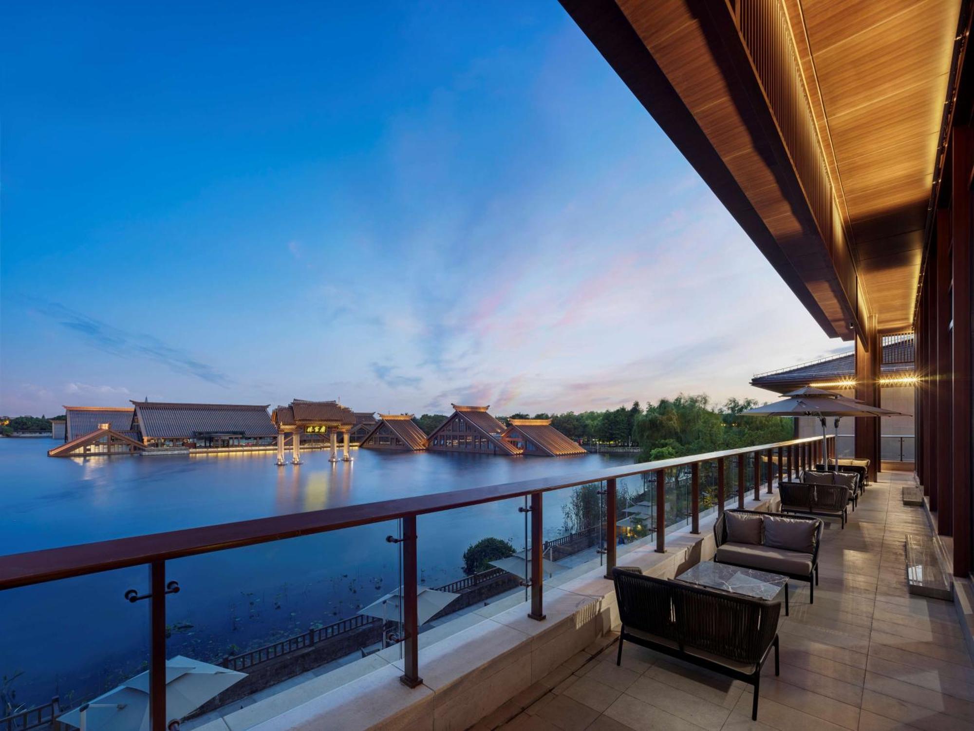 Hilton Shanghai Songjiang Guangfulin ภายนอก รูปภาพ